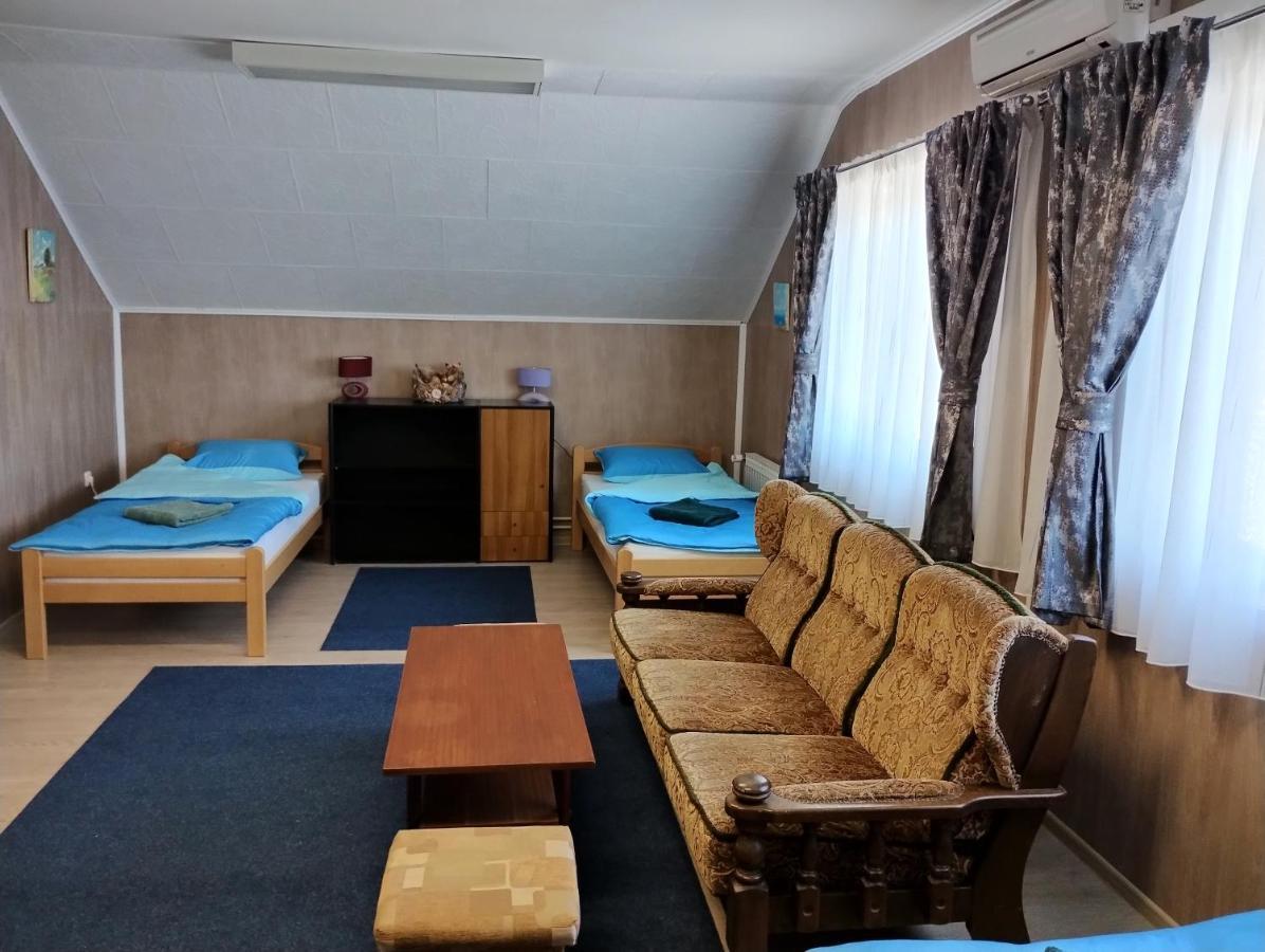 Hostel Suzzzy Novska ภายนอก รูปภาพ